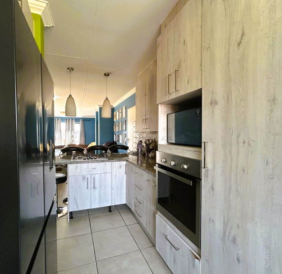 3 Bedroom Property for Sale in Rooihuiskraal North Gauteng
