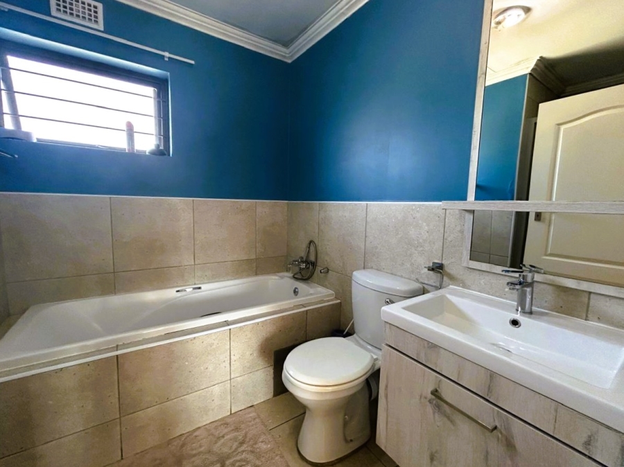 3 Bedroom Property for Sale in Rooihuiskraal North Gauteng