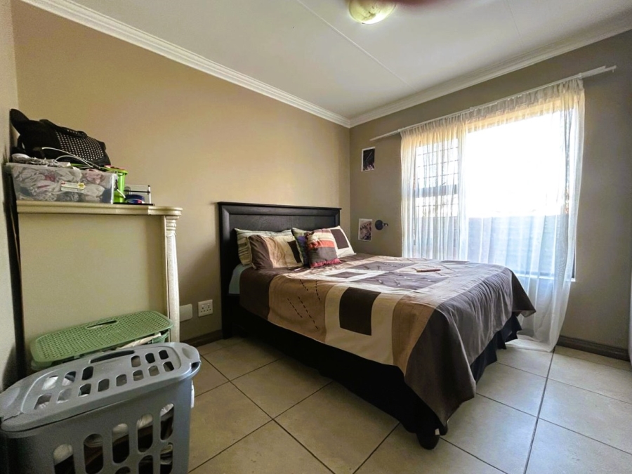 3 Bedroom Property for Sale in Rooihuiskraal North Gauteng