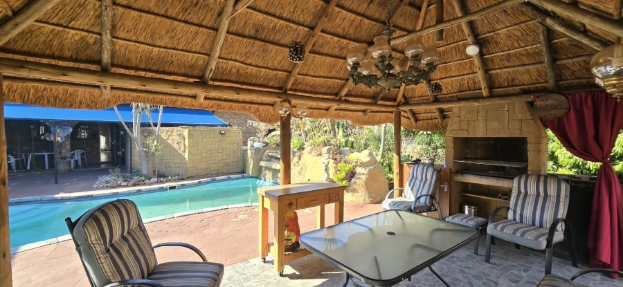 5 Bedroom Property for Sale in Mountain View Gauteng