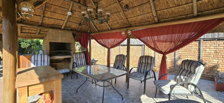 5 Bedroom Property for Sale in Mountain View Gauteng