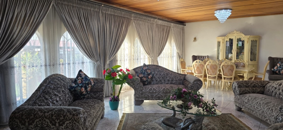 5 Bedroom Property for Sale in Mountain View Gauteng