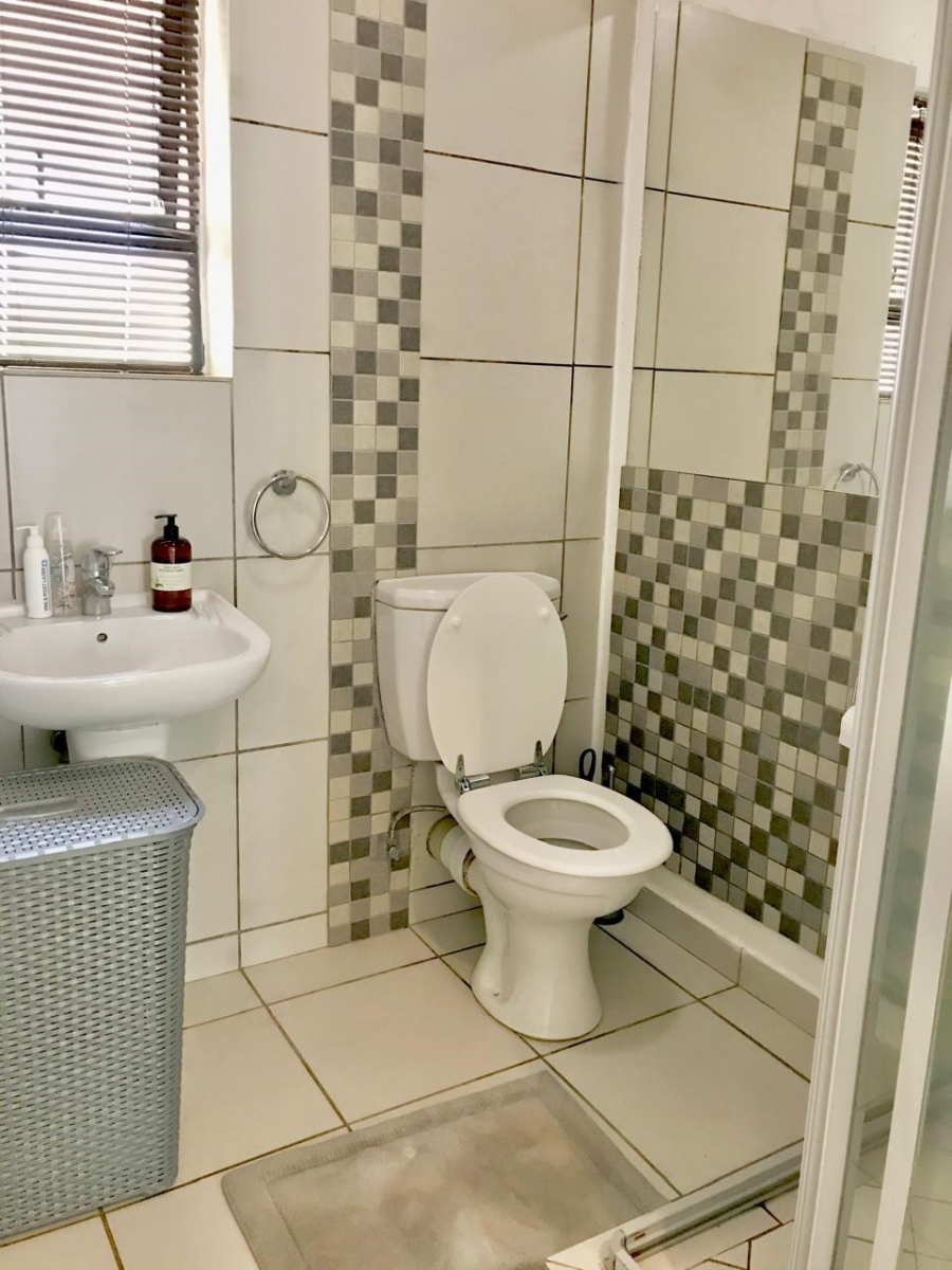 To Let 2 Bedroom Property for Rent in Jackal Creek Golf Estate Gauteng