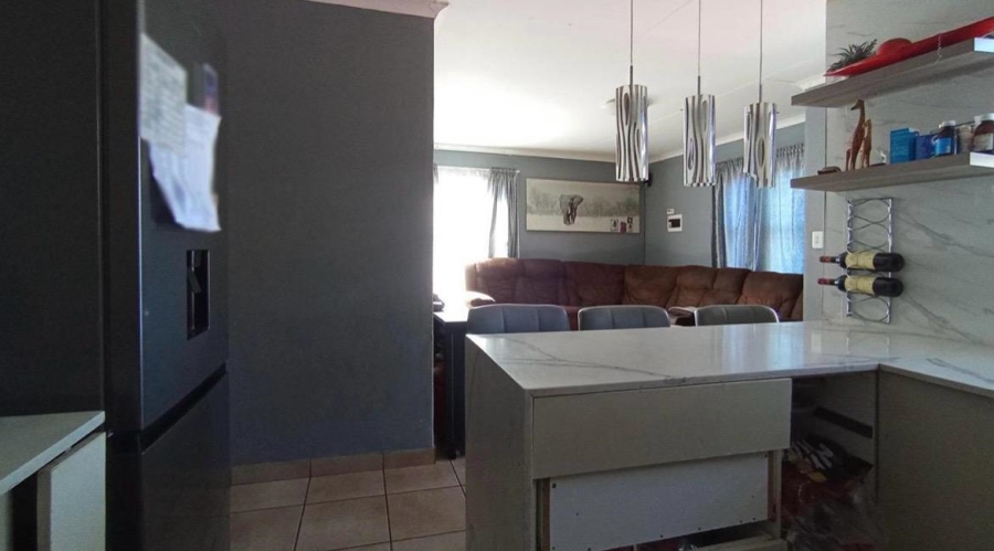 3 Bedroom Property for Sale in Kosmosdal Gauteng