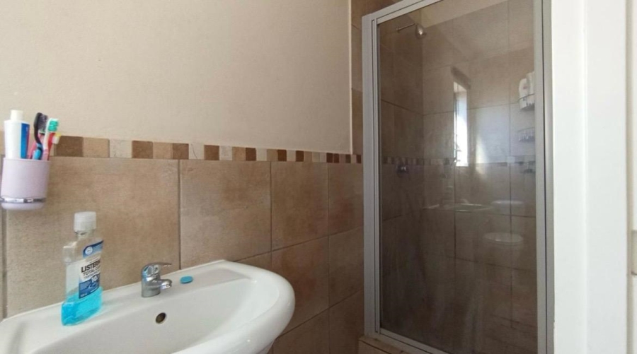 3 Bedroom Property for Sale in Kosmosdal Gauteng