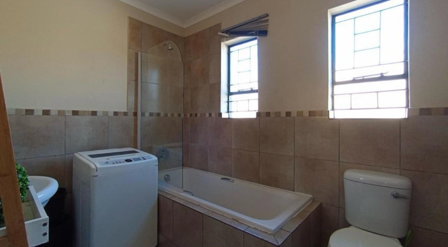 3 Bedroom Property for Sale in Kosmosdal Gauteng