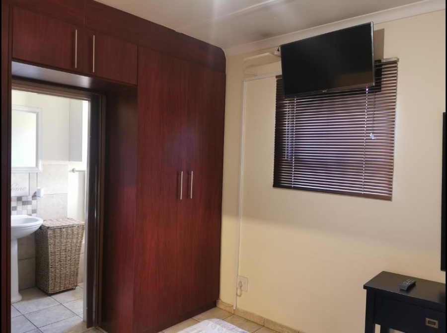 To Let 1 Bedroom Property for Rent in Randburg Central Gauteng