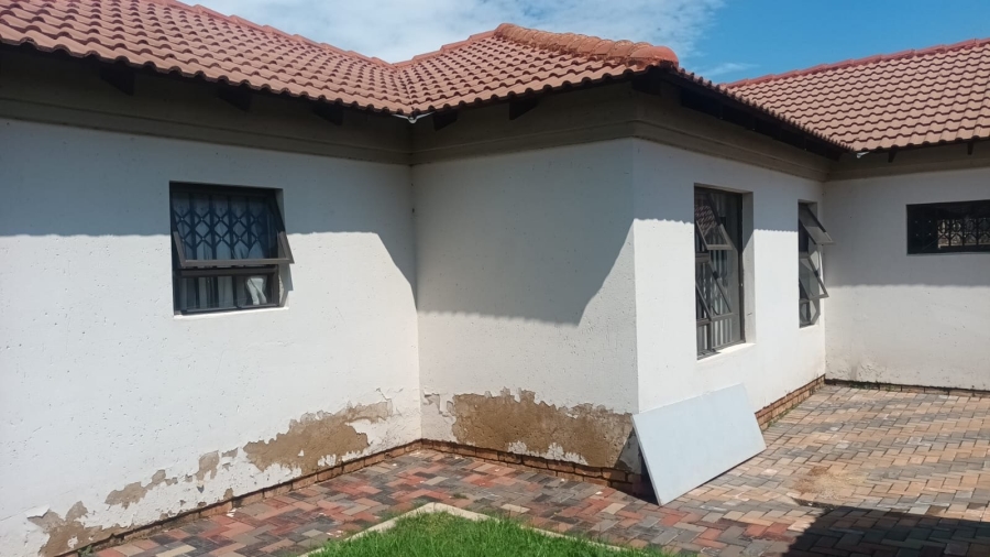 4 Bedroom Property for Sale in Vosloorus Gauteng