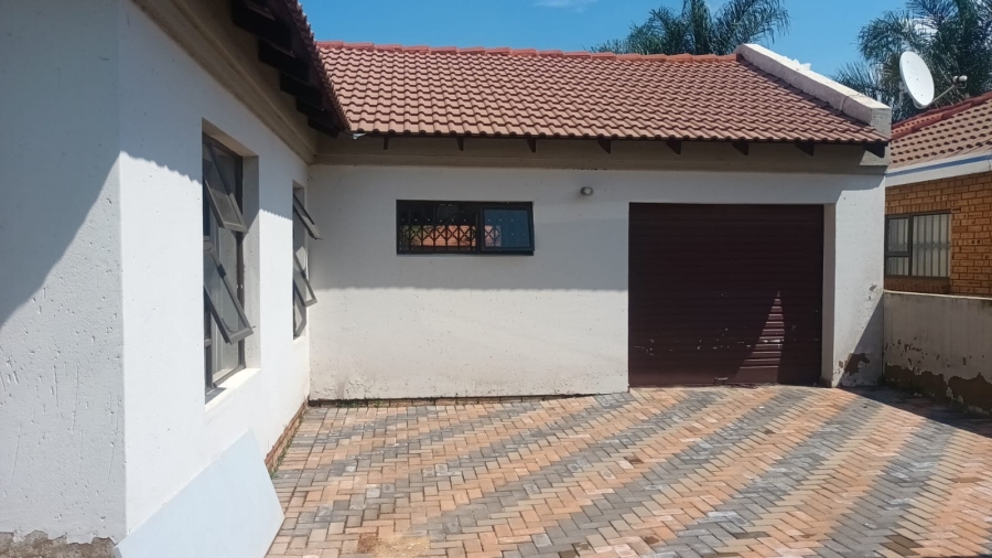 4 Bedroom Property for Sale in Vosloorus Gauteng