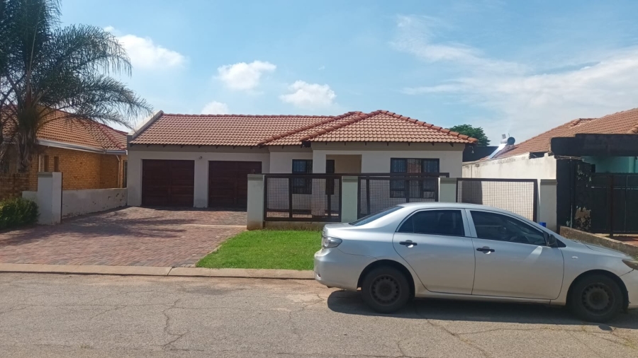 4 Bedroom Property for Sale in Vosloorus Gauteng