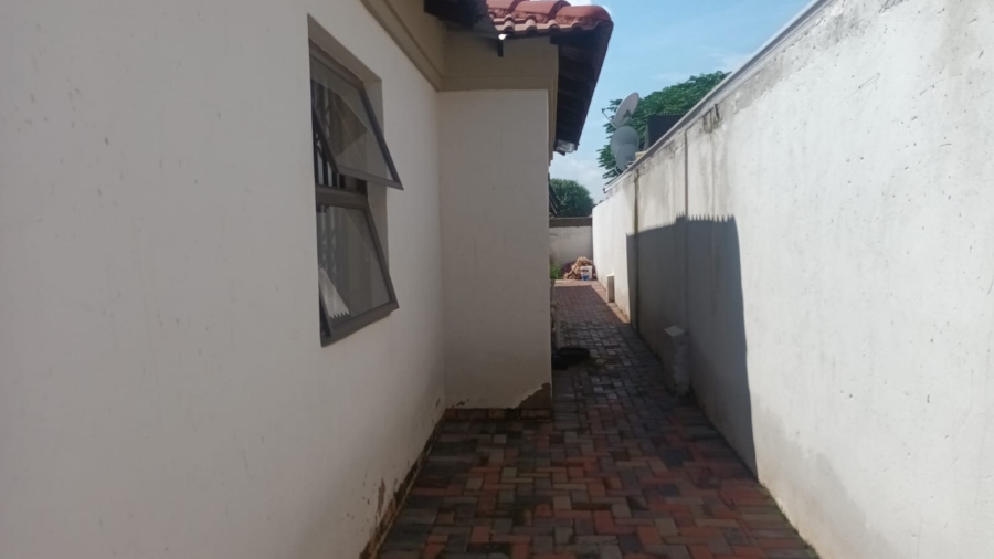 4 Bedroom Property for Sale in Vosloorus Gauteng