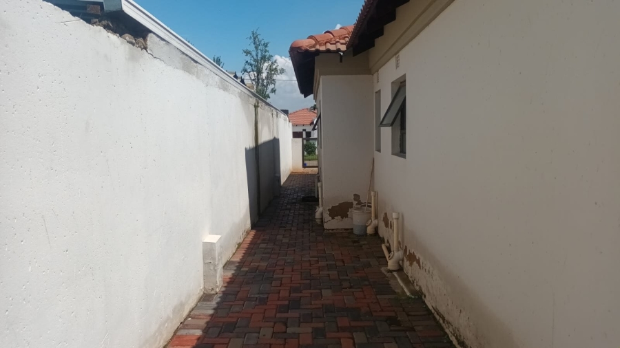 4 Bedroom Property for Sale in Vosloorus Gauteng
