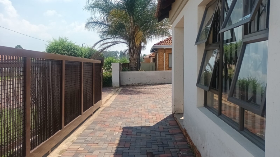 4 Bedroom Property for Sale in Vosloorus Gauteng