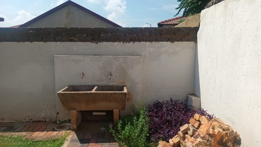 4 Bedroom Property for Sale in Vosloorus Gauteng