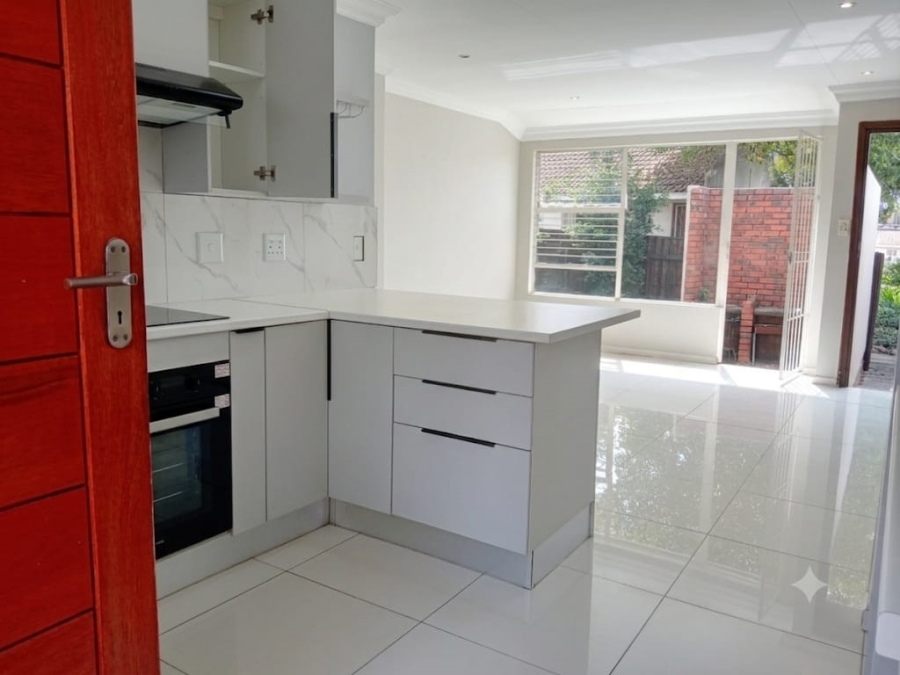 To Let 2 Bedroom Property for Rent in Bryanston Gauteng
