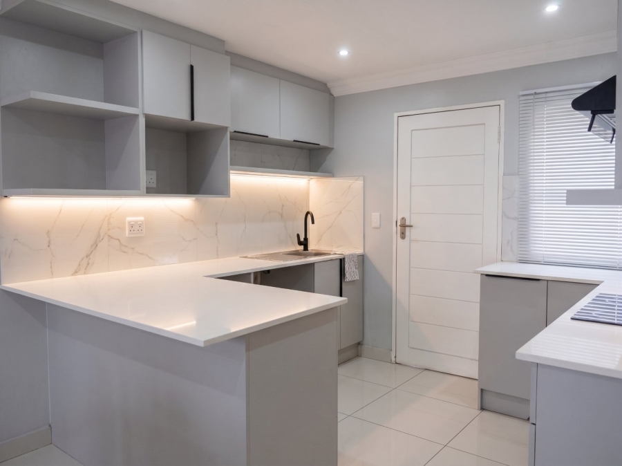 To Let 2 Bedroom Property for Rent in Bryanston Gauteng