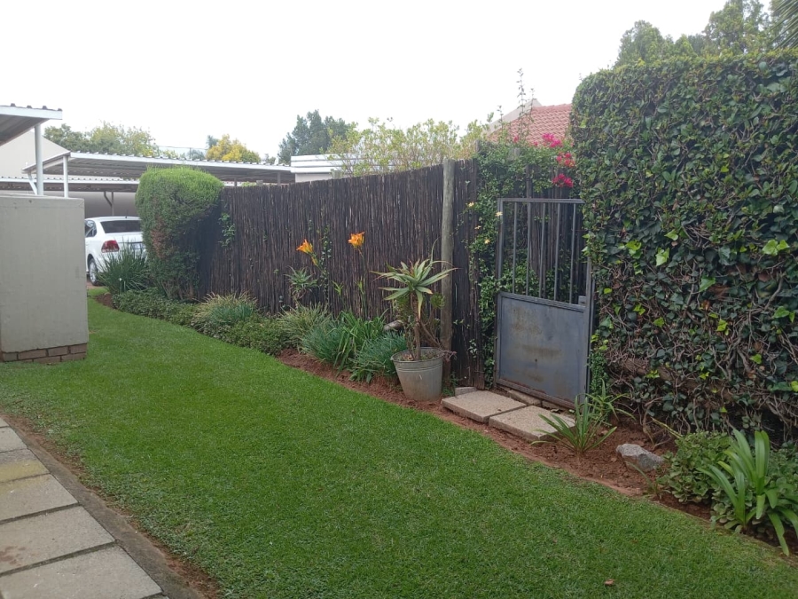 To Let 2 Bedroom Property for Rent in Bryanston Gauteng