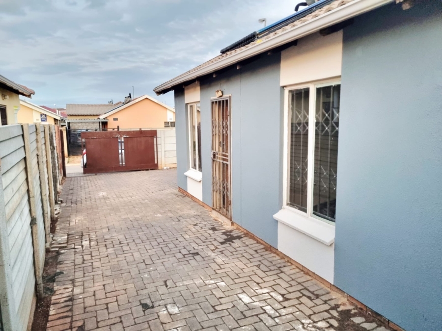2 Bedroom Property for Sale in Sky City Gauteng