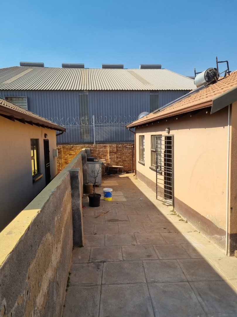 3 Bedroom Property for Sale in Windmill Park Gauteng