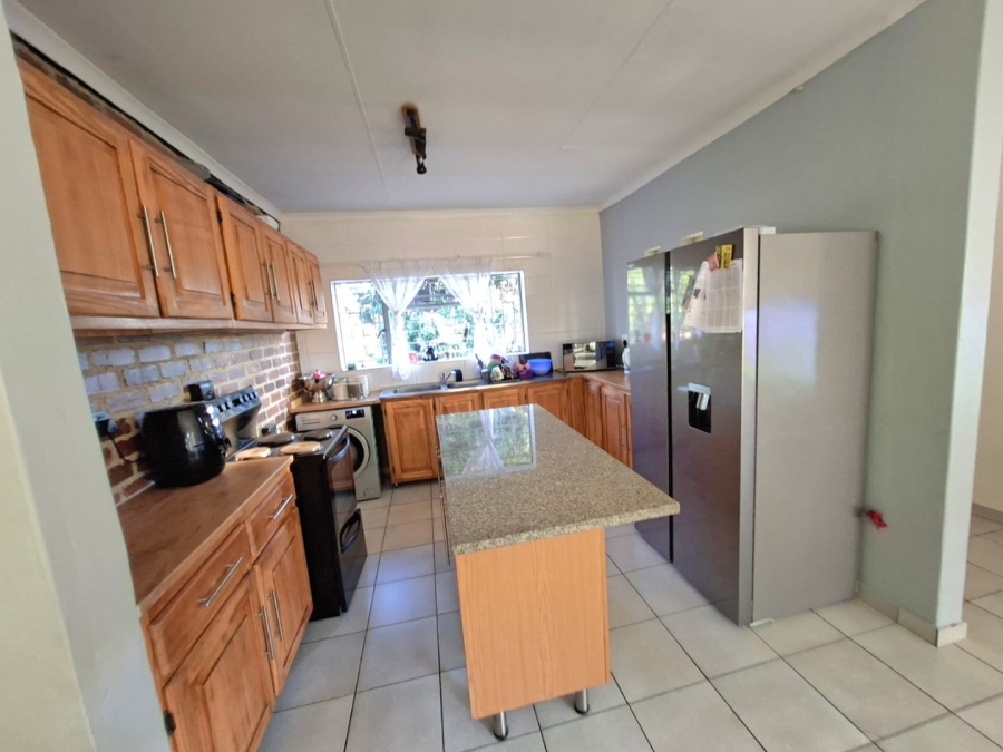 6 Bedroom Property for Sale in The Reeds Gauteng