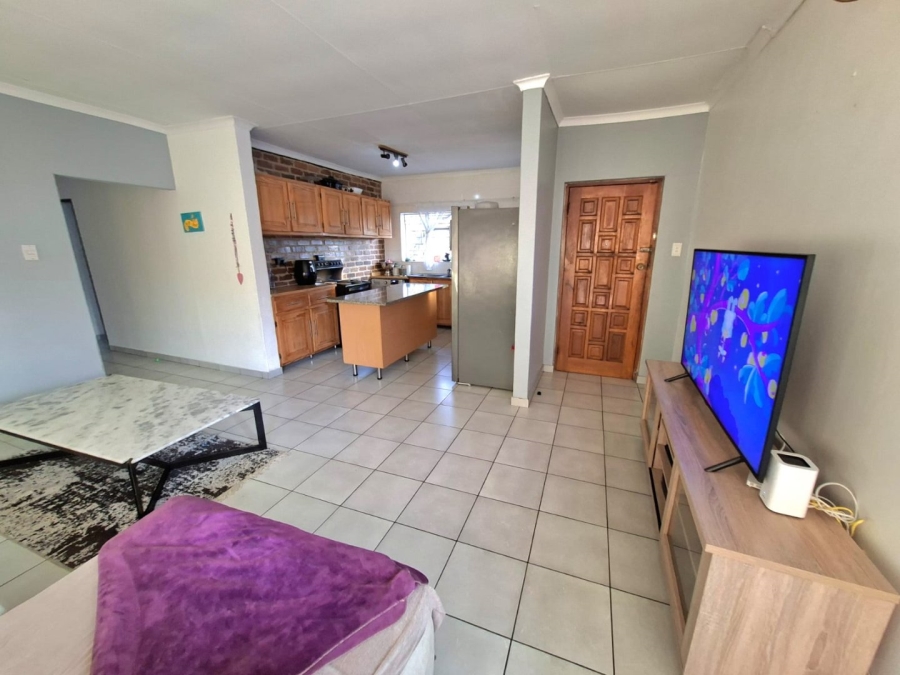 6 Bedroom Property for Sale in The Reeds Gauteng