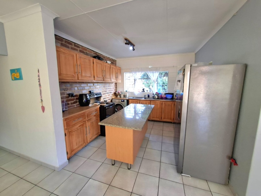 6 Bedroom Property for Sale in The Reeds Gauteng