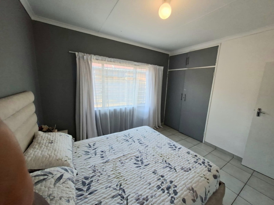 6 Bedroom Property for Sale in The Reeds Gauteng