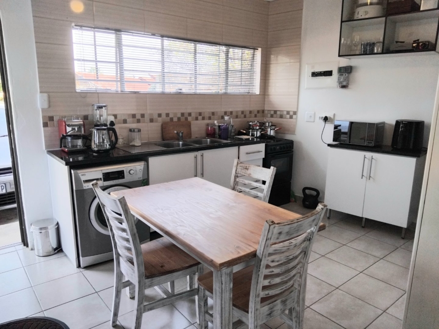 6 Bedroom Property for Sale in The Reeds Gauteng