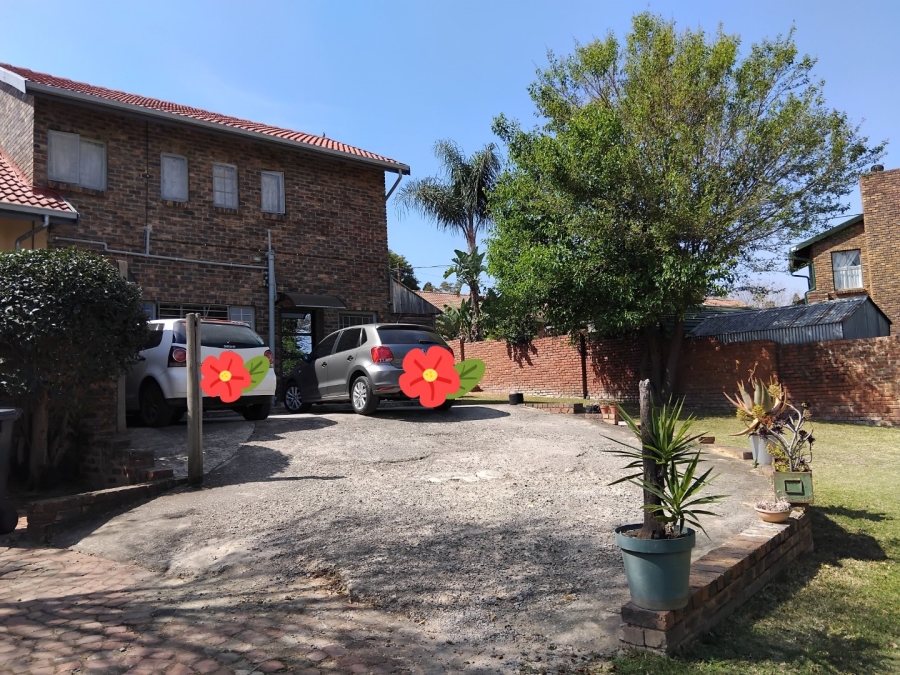 6 Bedroom Property for Sale in The Reeds Gauteng