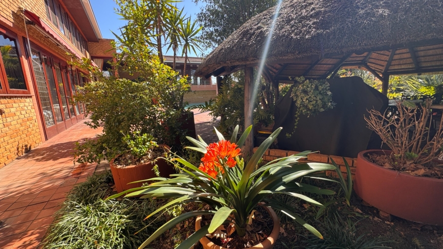 6 Bedroom Property for Sale in Three Rivers Proper Gauteng
