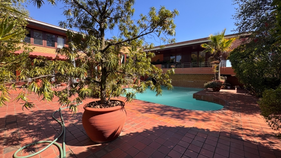 6 Bedroom Property for Sale in Three Rivers Proper Gauteng