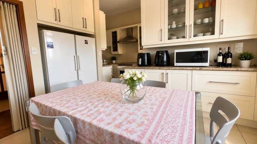 6 Bedroom Property for Sale in Three Rivers Proper Gauteng