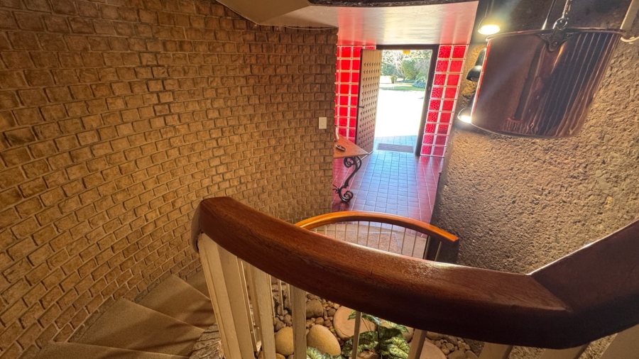 6 Bedroom Property for Sale in Three Rivers Proper Gauteng