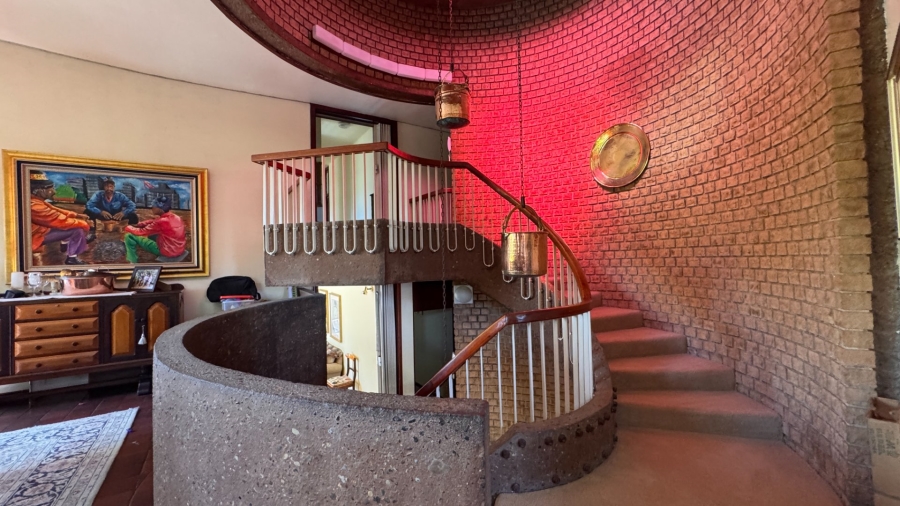 6 Bedroom Property for Sale in Three Rivers Proper Gauteng