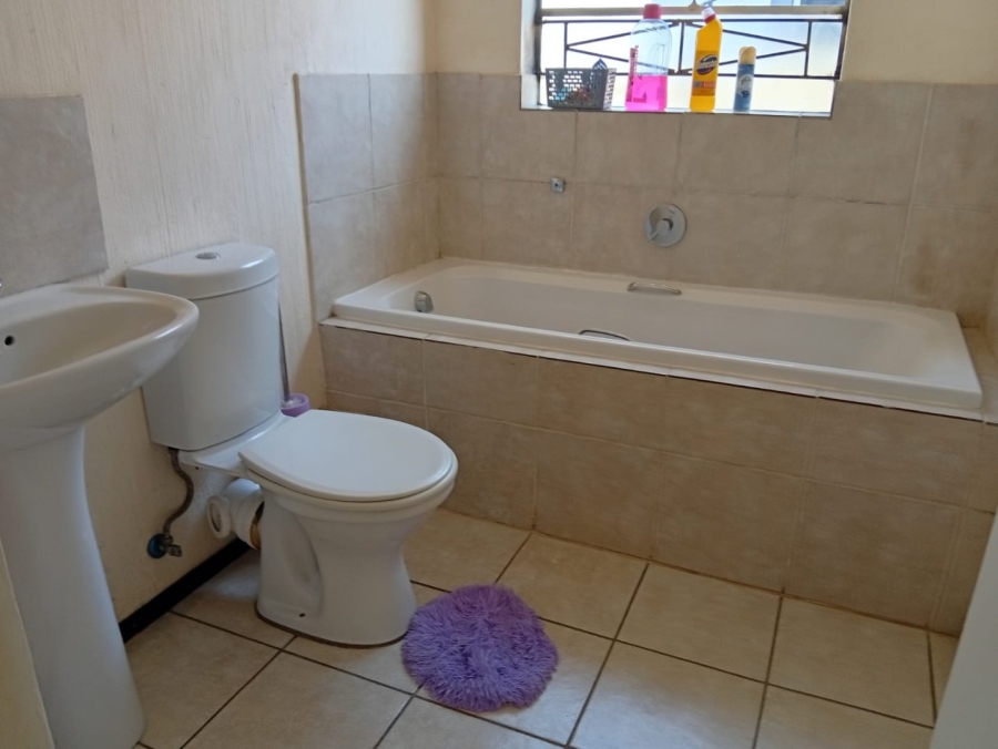 2 Bedroom Property for Sale in Sharon Park Gauteng