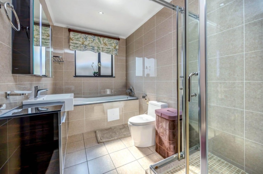 To Let 3 Bedroom Property for Rent in Fourways Gardens Gauteng