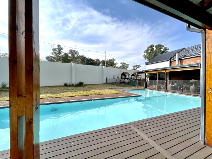 To Let 2 Bedroom Property for Rent in Carlswald Gauteng
