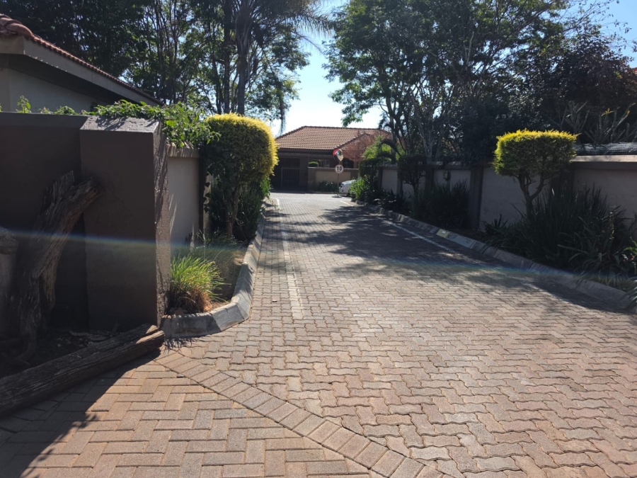 2 Bedroom Property for Sale in Doornpoort Gauteng