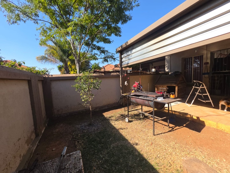 2 Bedroom Property for Sale in Doornpoort Gauteng