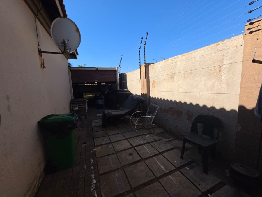 2 Bedroom Property for Sale in Doornpoort Gauteng