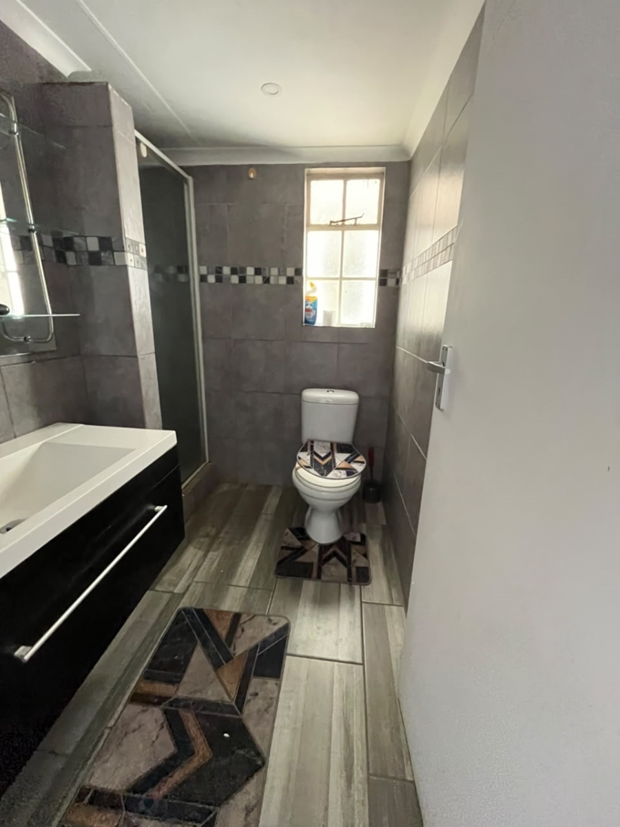2 Bedroom Property for Sale in Oakdene Gauteng