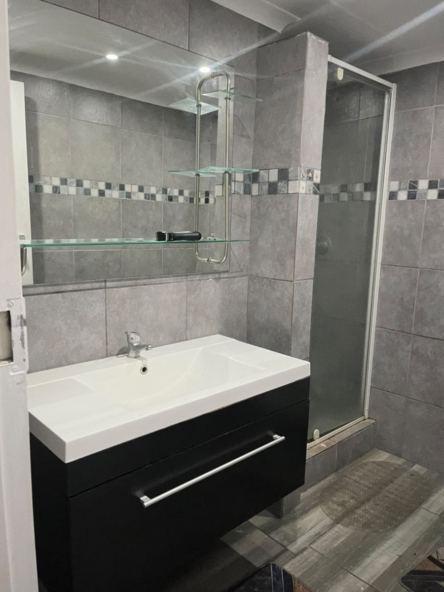 2 Bedroom Property for Sale in Oakdene Gauteng