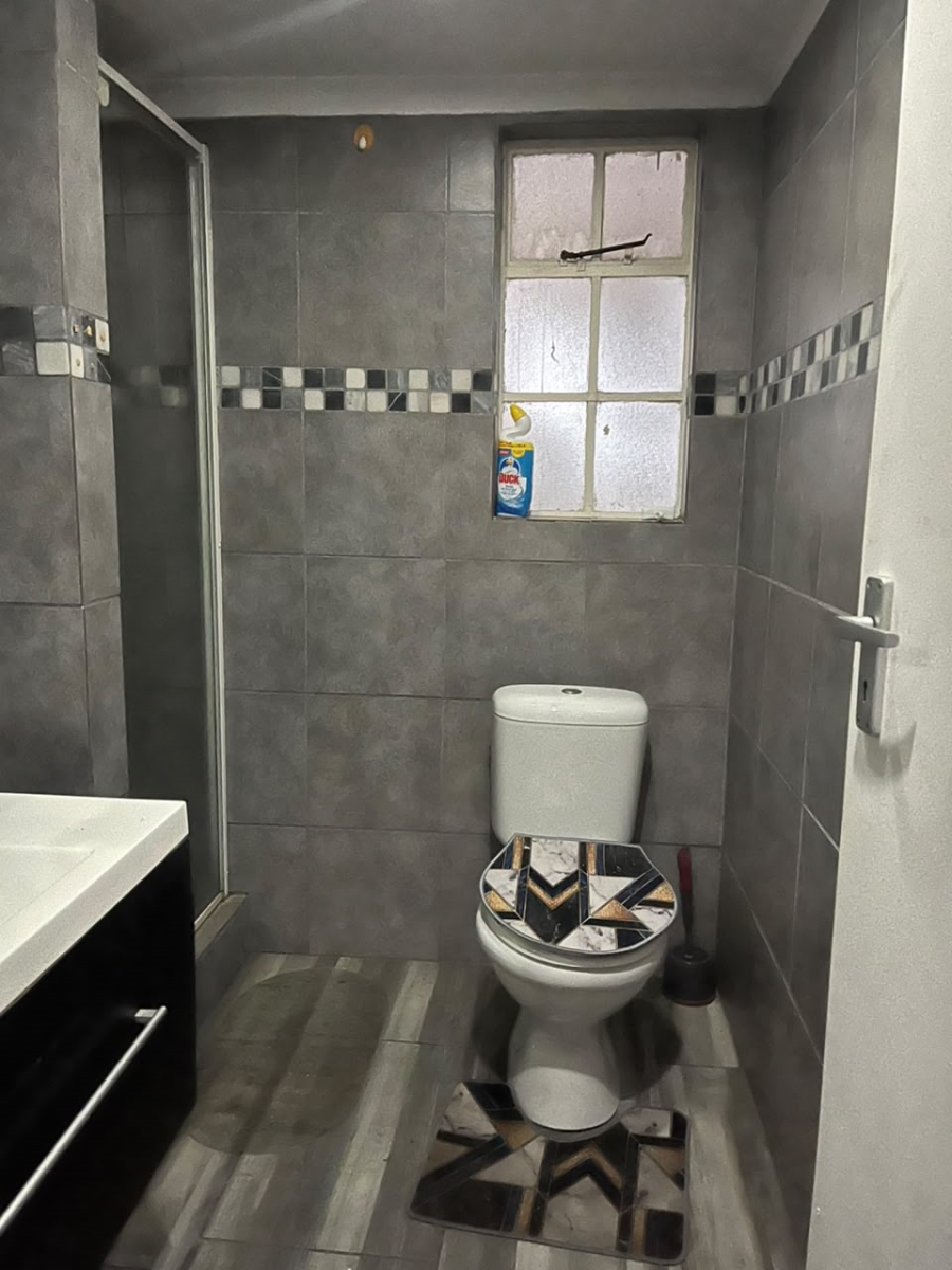 2 Bedroom Property for Sale in Oakdene Gauteng