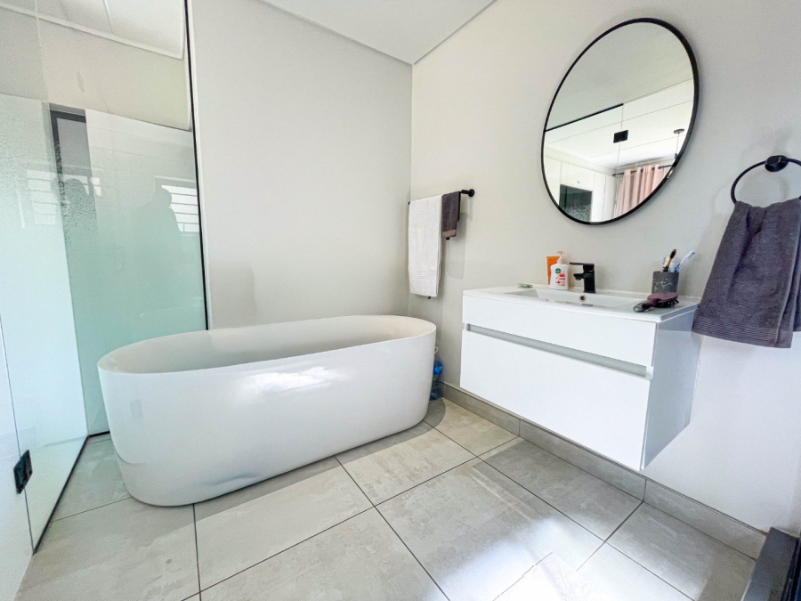 3 Bedroom Property for Sale in The Polofields Gauteng