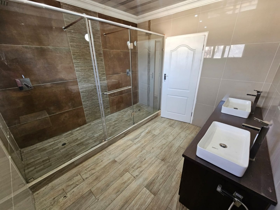 To Let 2 Bedroom Property for Rent in Laudium Gauteng