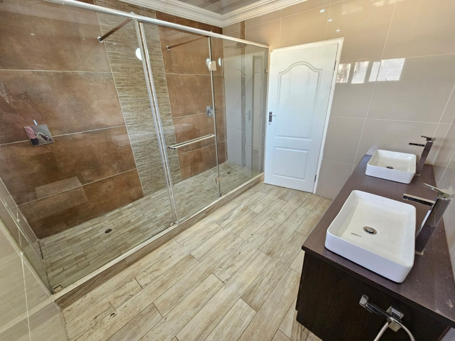 To Let 2 Bedroom Property for Rent in Laudium Gauteng