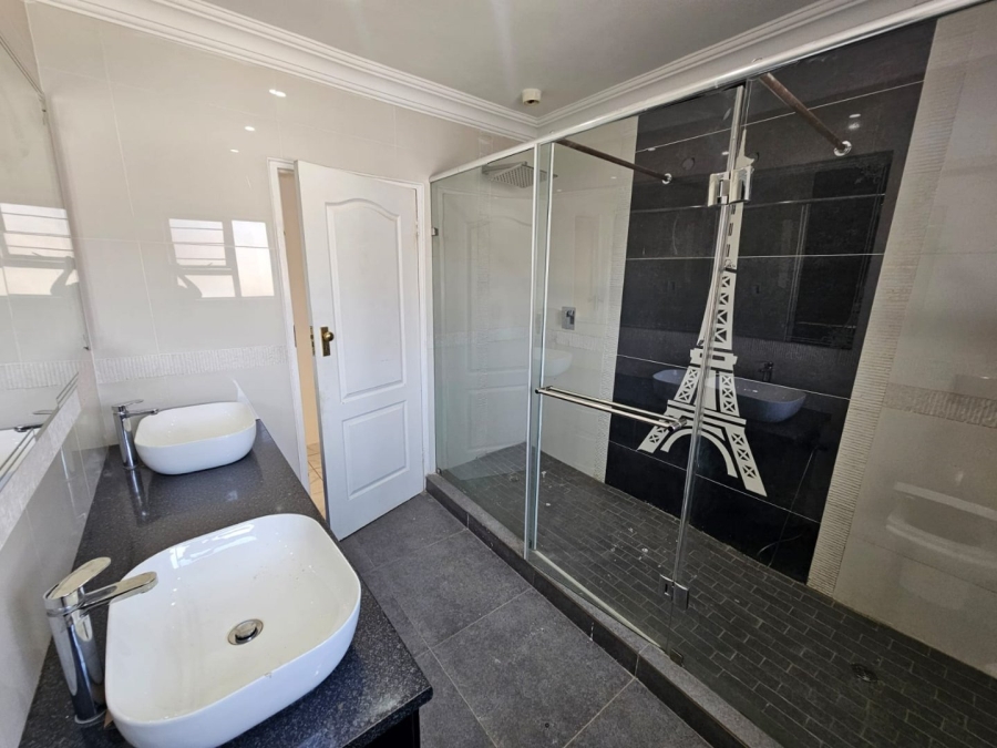To Let 2 Bedroom Property for Rent in Laudium Gauteng