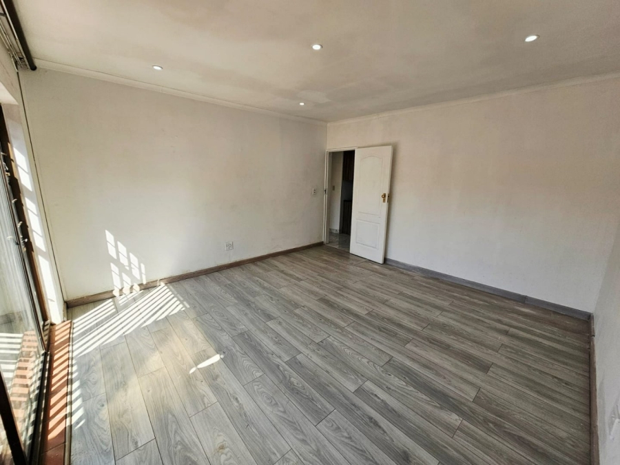 To Let 2 Bedroom Property for Rent in Laudium Gauteng