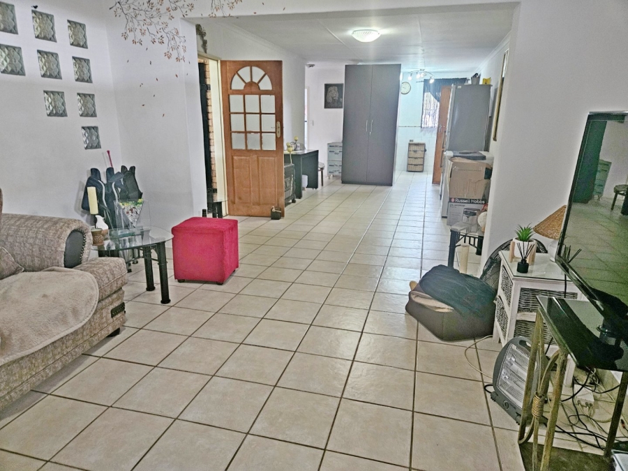 3 Bedroom Property for Sale in Rhodesfield Gauteng