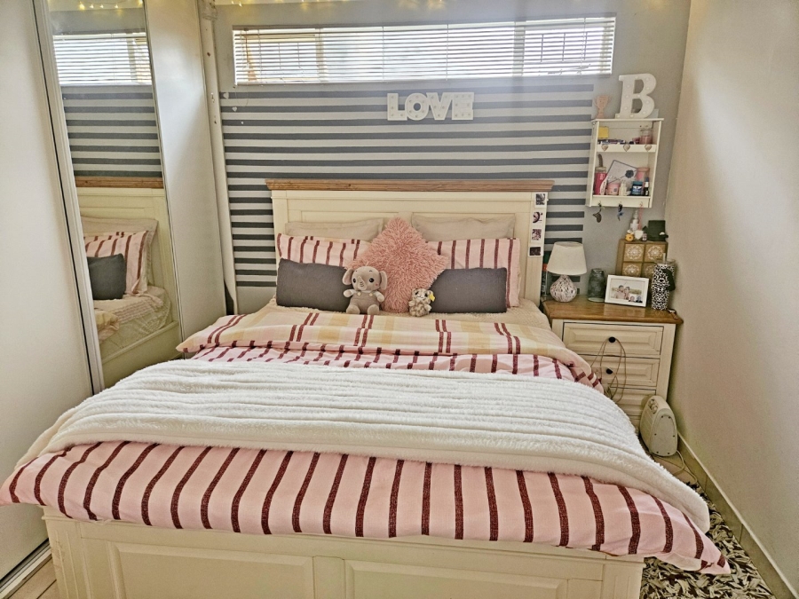 3 Bedroom Property for Sale in Rhodesfield Gauteng